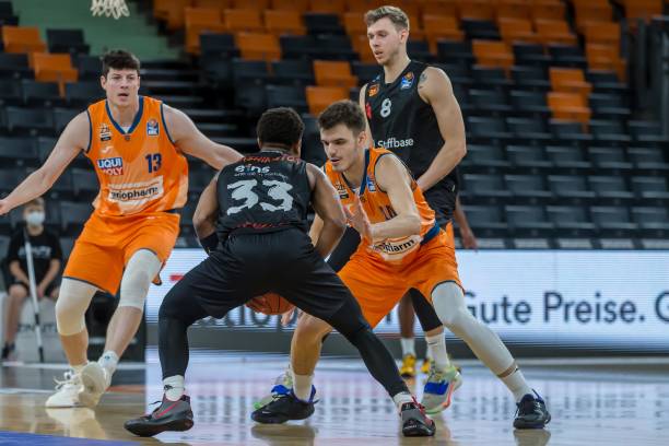 首轮对手 首轮对手